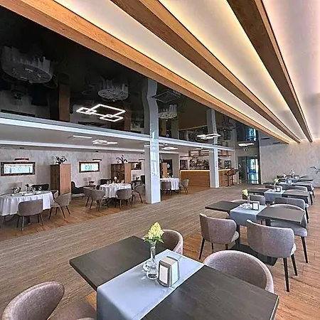 호텔 Jantar Wellness & 우스트카