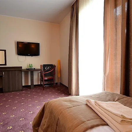 Jantar Wellness & 3* 우스트카