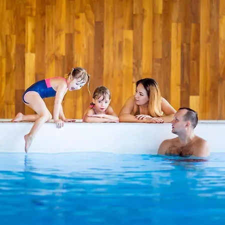 Jantar Wellness & Отель