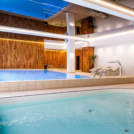 ホテル Jantar Wellness &